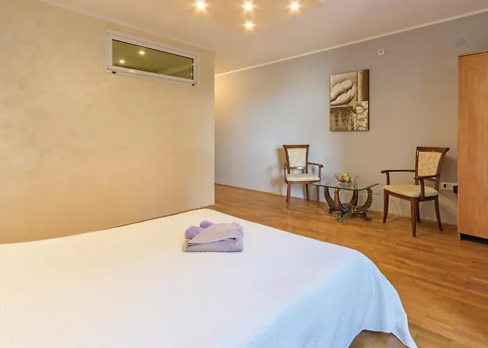 Apartment Cozy In With Wifi Pula