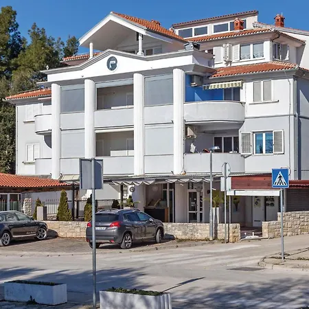 3 Bedroom In Апартаменты Пула
