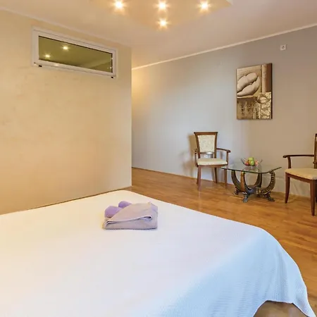 Апартаменты 3 Bedroom In Пула