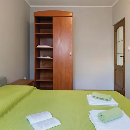 3 Bedroom In * Пула